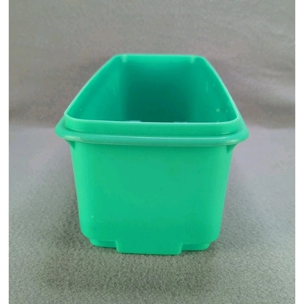 Vintage Tupperware Celery Keeper Container Turquoise w Lid Insert Crisper Tray